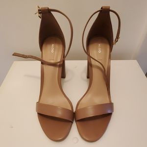 Dusty rose / nude sandals